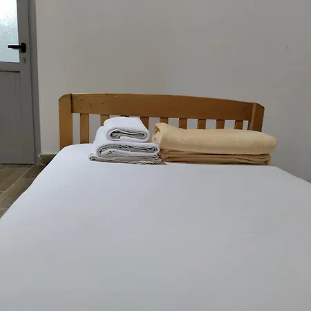 Kroi Center Guest house *