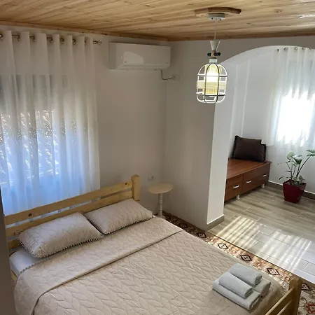 Pensionat Kroi Center 3*