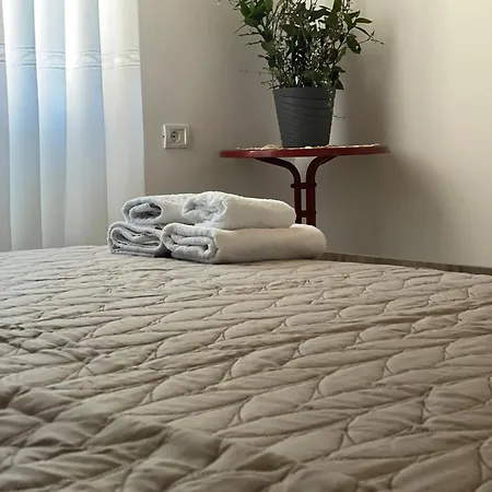 Kroi Center Guest house *