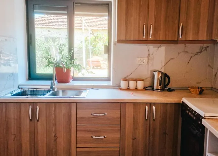 Konukevi Kroi Center Berat