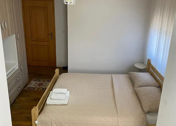 Kroi Center Konukevi 3*