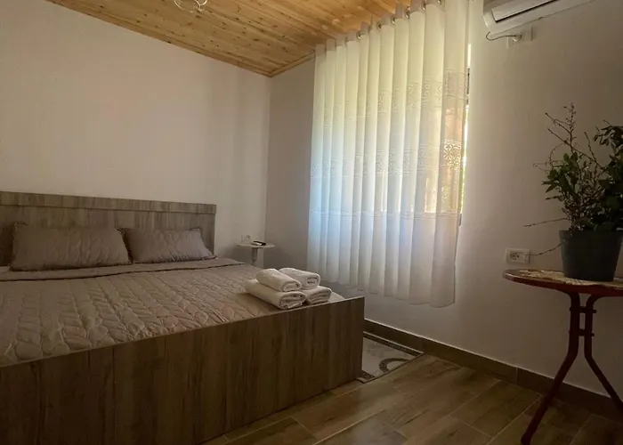 Kroi Center 3*