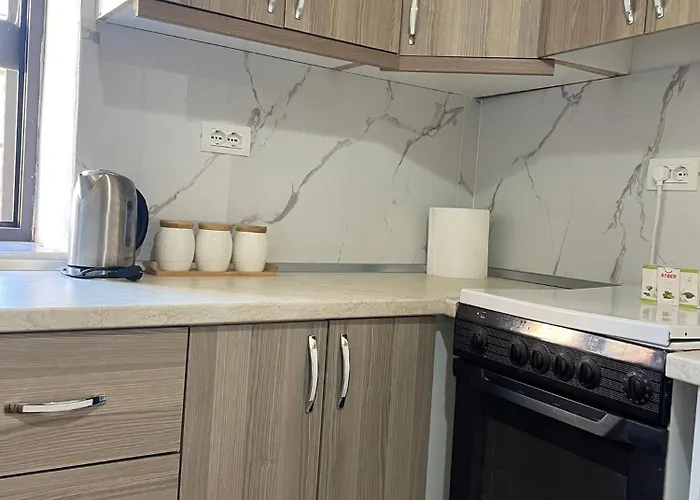 Konukevi Kroi Center 3*