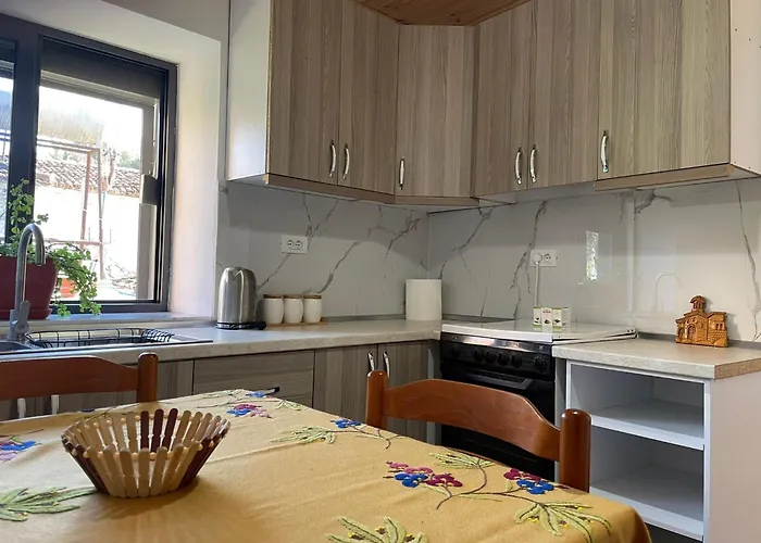 Kroi Center Konukevi 3*